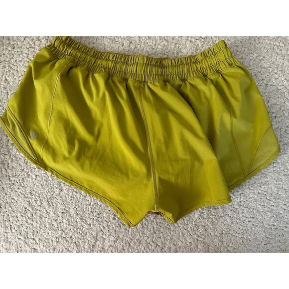lululemon Hotty hot Short - Picture 2 of 4